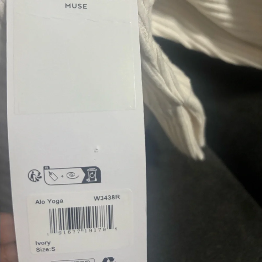 ALO Yoga ivory Muse Hoodie - Picture 3 of 4